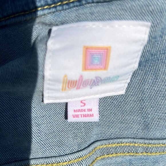 LulaRoe Denim Trucker Style Print Jean Jacket Size Small - Picture 6 of 11